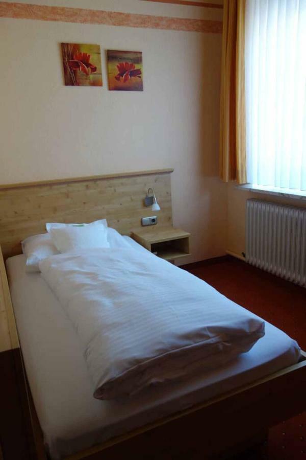 וואלדסאסן Hotel Bayerischer Hof מראה חיצוני תמונה