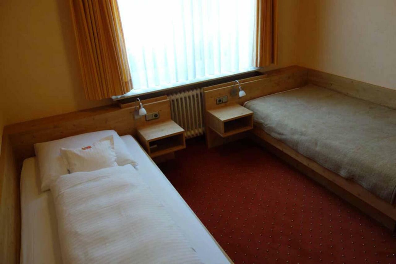 וואלדסאסן Hotel Bayerischer Hof מראה חיצוני תמונה
