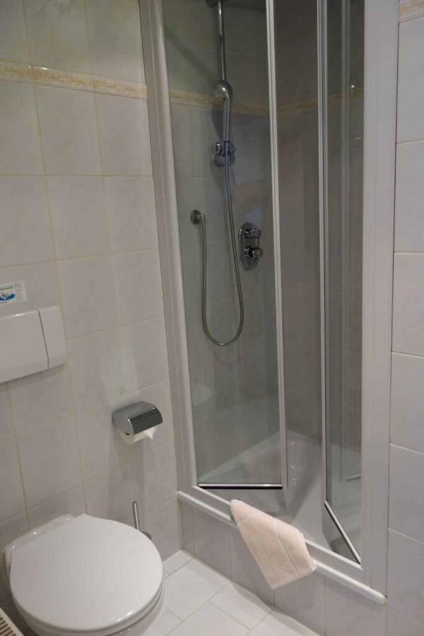 וואלדסאסן Hotel Bayerischer Hof מראה חיצוני תמונה